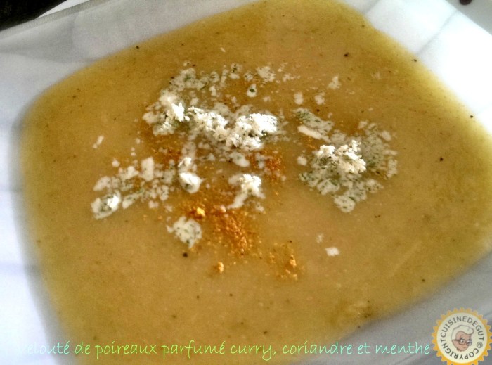 Velouté de poireaux et sa crème d'herbes1