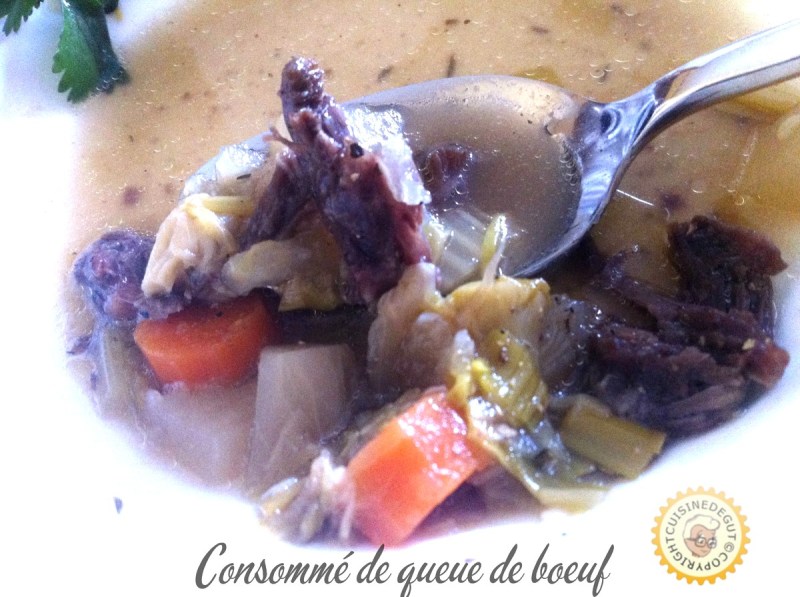 Consommé de queue de boeuf cuillère