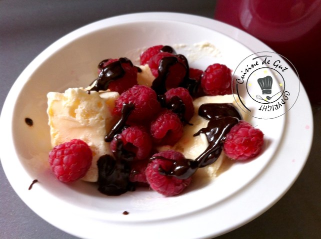 Glace mascarpone aux framboises et chocolat2