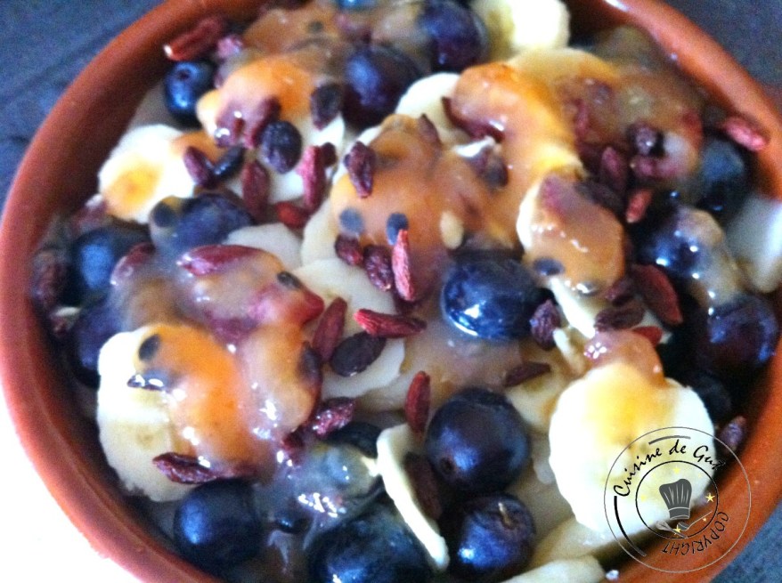 Crumble noisettes poires, raisin banane2 jpg