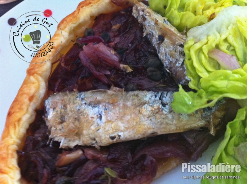 Pissaladière aux oignons rouges et sardines part