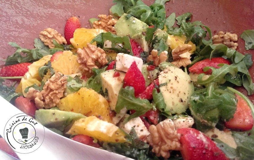 Salade de roquette fruits et feta plat