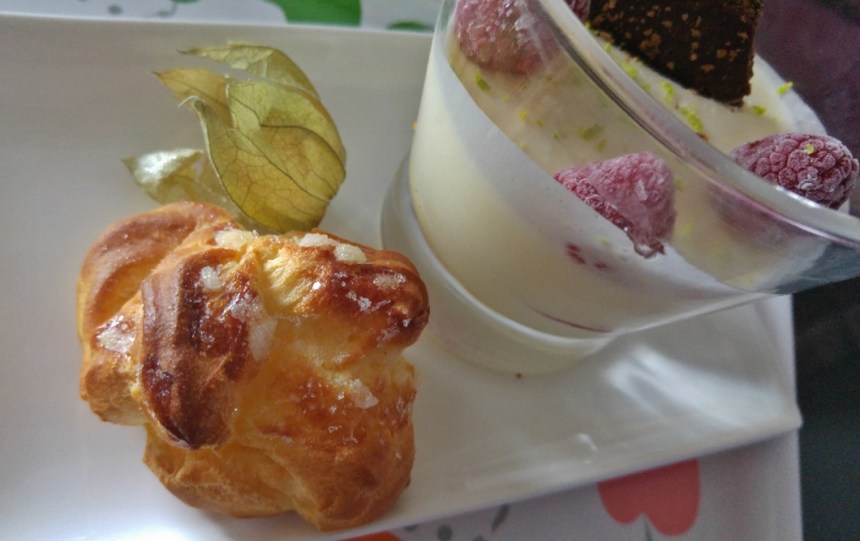 Mousse citron, insert framboise parfumée au combawa2