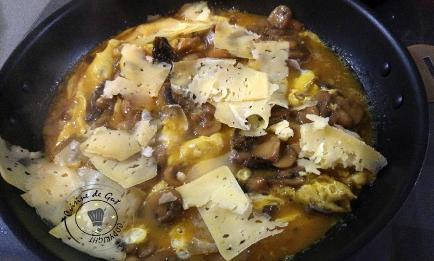 Omelette fomage et champignons saveurs truffe3