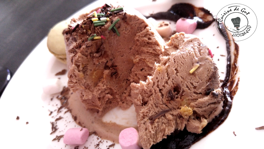 Parfait glacé à la pate a tartiner et macarrons2