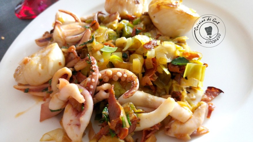 30 Plancha de fruits de mer aux poireaux et chorizo