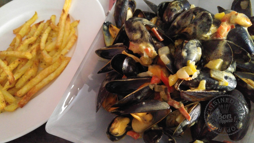 Moule au lait de coco et curry intense1