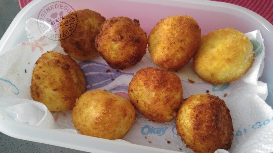 cromesqui-au-fromage-frais-et-herbes-et-curcuma2