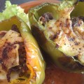 poivrons-farcis-sauce-tomate-au-chevre