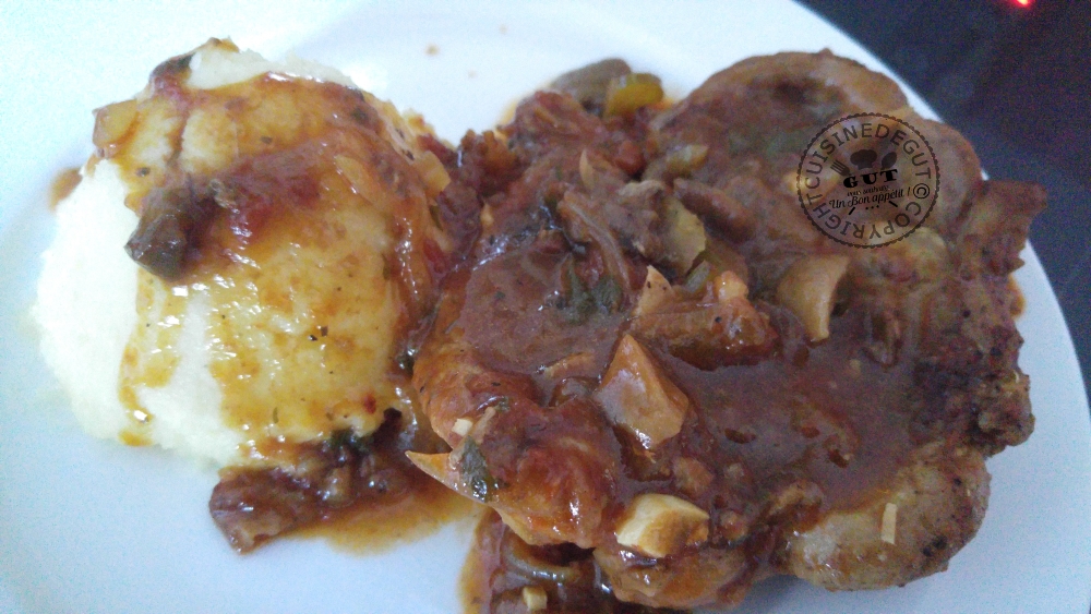 jarret-de-veau-et-puree-de-panais-sauce-tomate-aux-cepes