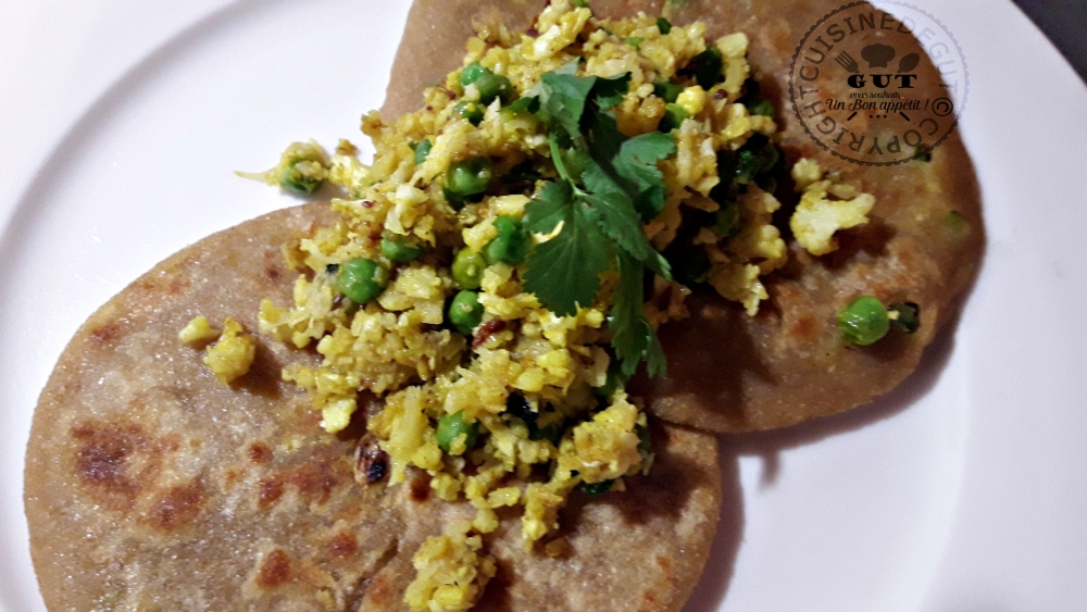 gobhi-parantha-sauce-curry-et-coriandre1
