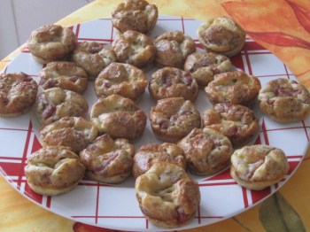 mini-quiches-au2-fromages-noix-lardons-la-cuisine-au-village