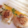 Asperges et St-Jacques au beurre&nbsp;d&rsquo;orange