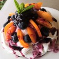 Pavlova abricot myrtille a la pina&nbsp;colada1