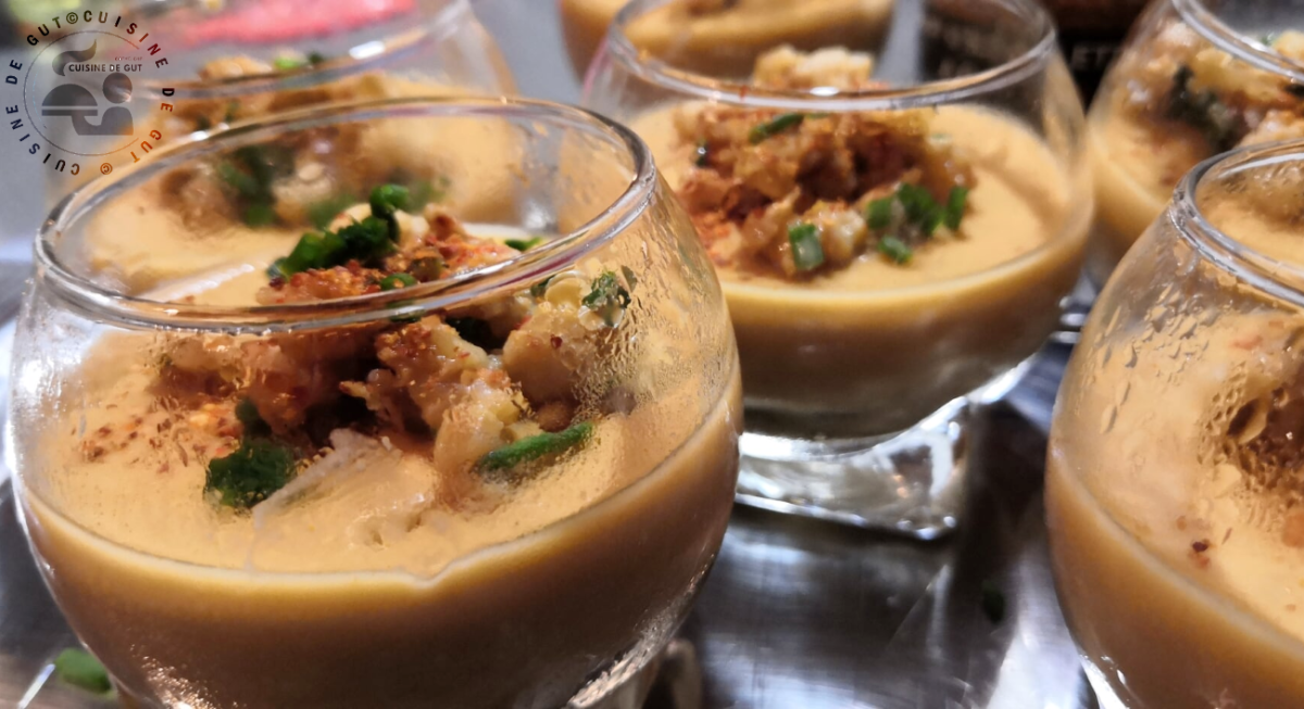 Panna cotta à la bisque de Homard crevettes au Cognac et piment d