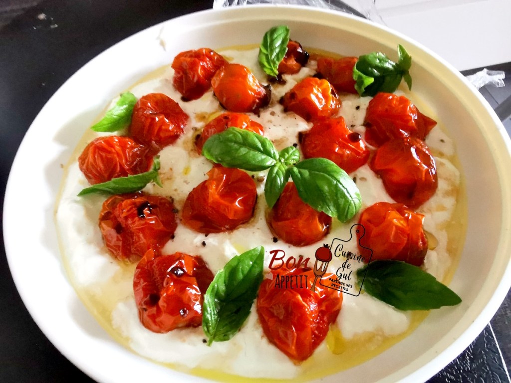Tomates Cerises confites sur lit de Burrata crémeuse : Une bonne idée pour&nbsp;l&rsquo;apéro