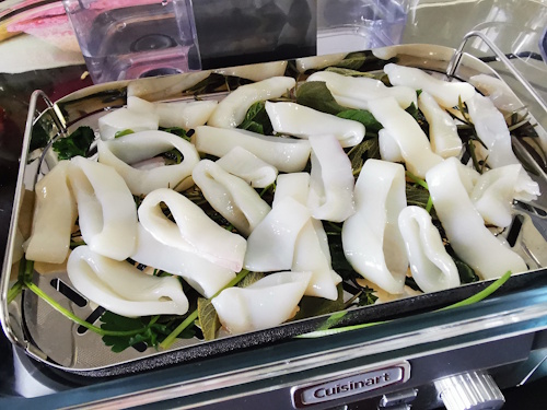 Cuisinart Cookfresh : Recette encornets vapeur aux herbes, sauce&nbsp;tomate