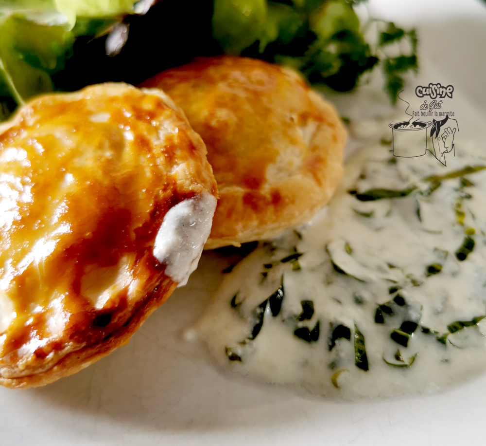 Feuilletés au chèvre sauce ail des ours, une recette facile et&nbsp;gourmande