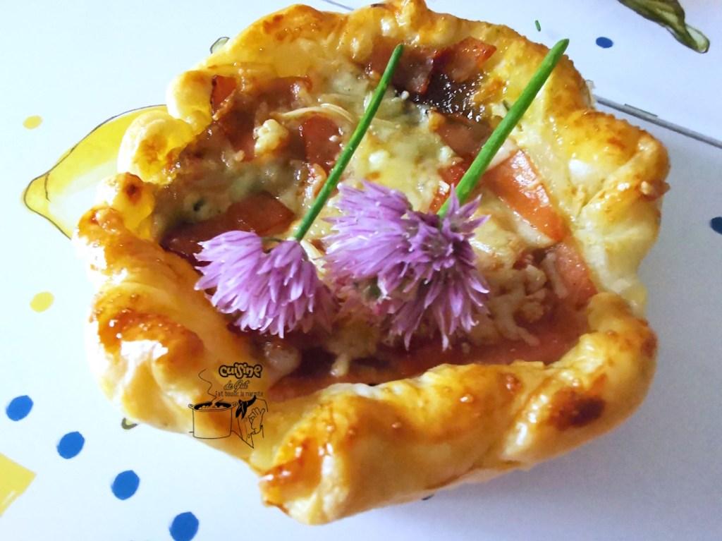 Tartelette salée à la rhubarbe et&nbsp;fromages
