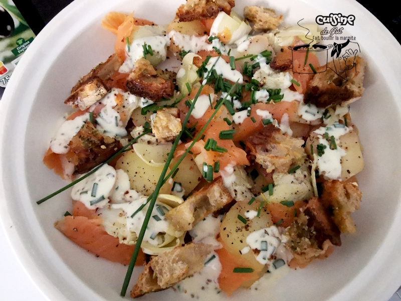 Salade de pommes de terre, artichauts et truite fumée, comme une&nbsp;Panzanella