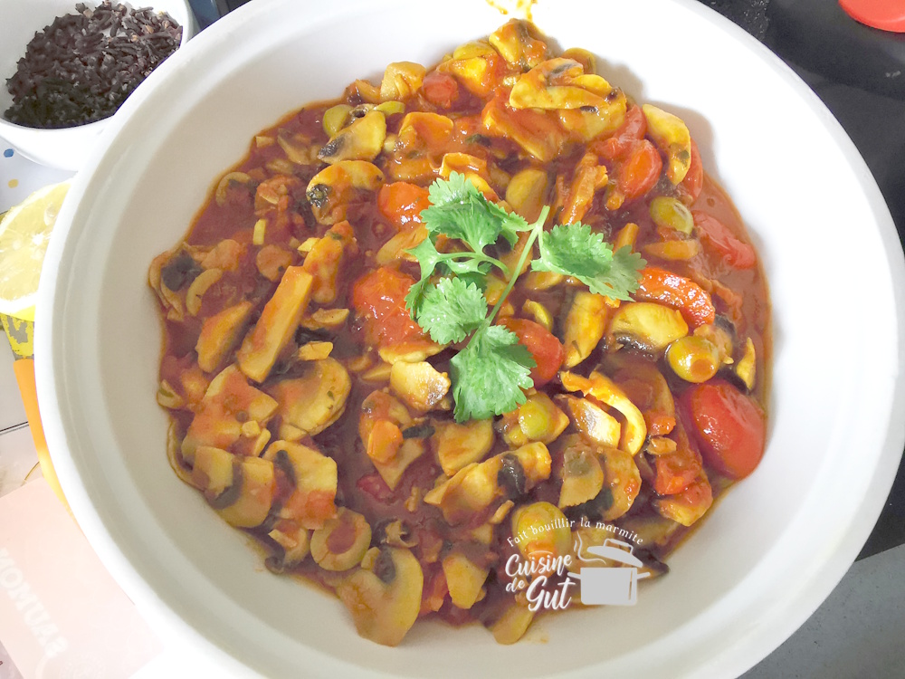 Poêlée de champignons, tomates et olives, un peu comme des champignons à la&nbsp;Grecque