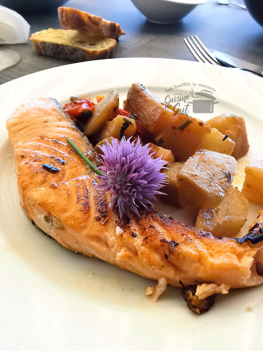 Saumon grillé et poêlée de chou rave légèrement&nbsp;acidulée