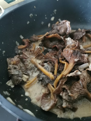 Filet de Bar et chanterelles au cidre