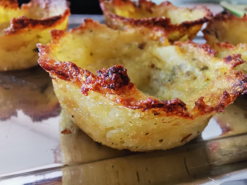 Coques d&rsquo;écrasé de pommes de terre bien parfumé : de quoi faire de bons muffins salés&nbsp;!
